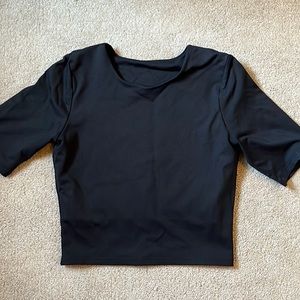 MATTE BLACK SHORT SLEEVE CROP